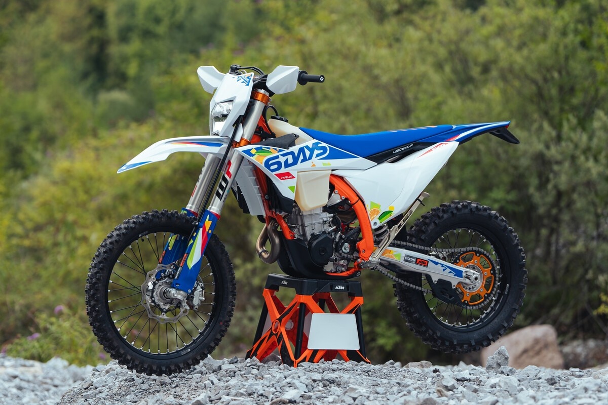 KTM presenta le EXC 6DAYS 2026